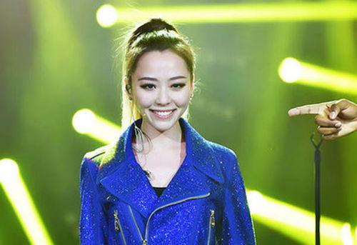 张靓颖母亲 背景,从底层奋斗到明星背后的坚强后盾